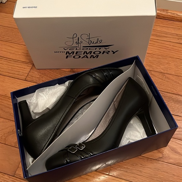 LifeStride Velocity with Memory Foam Black Kobe Mickie Heels - Picture 3 of 6